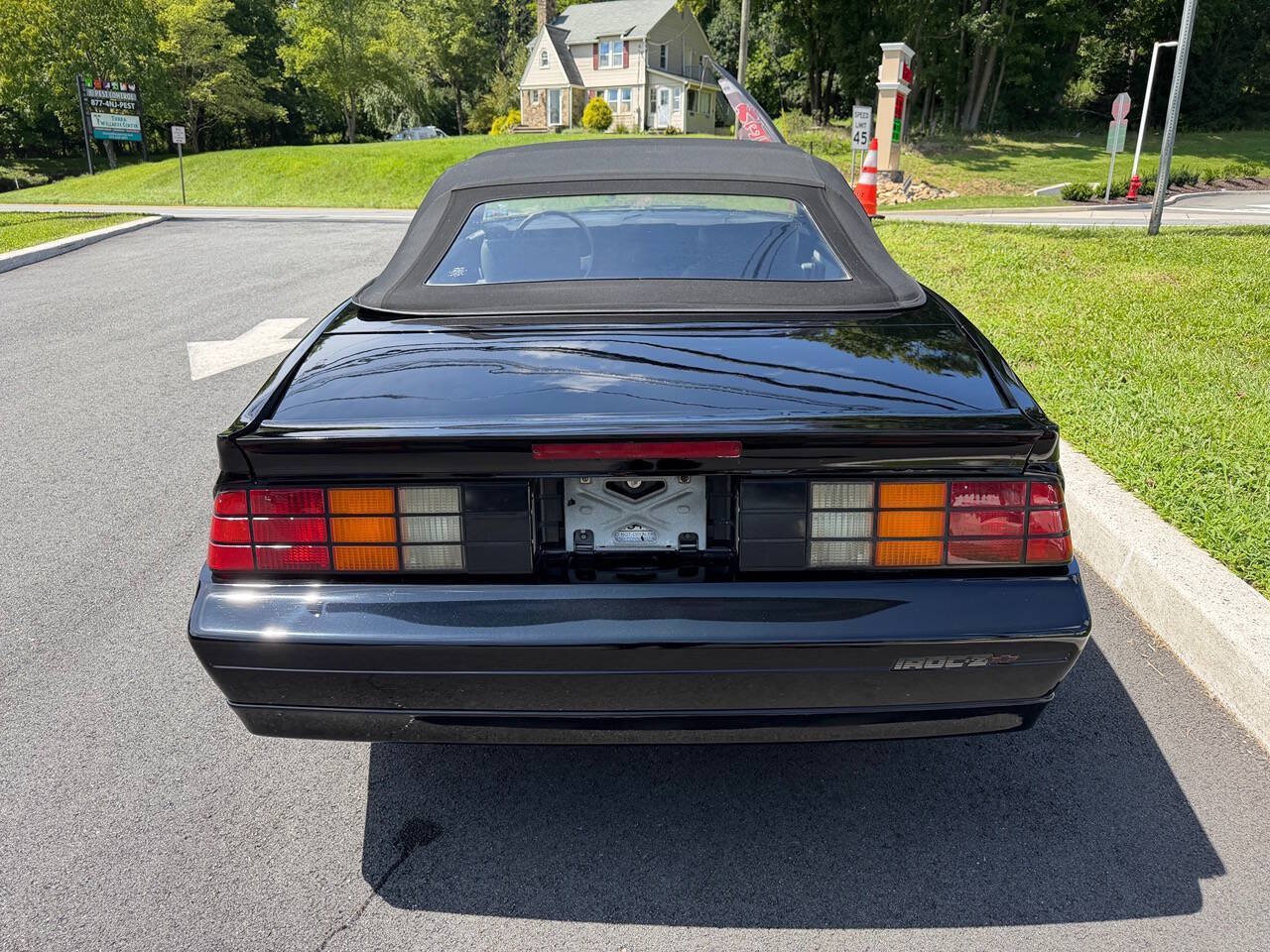 Used 1989 Chevrolet Camaro IROC-Z RWD image 4