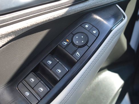 Used 2023 Nissan Rogue SV image 8