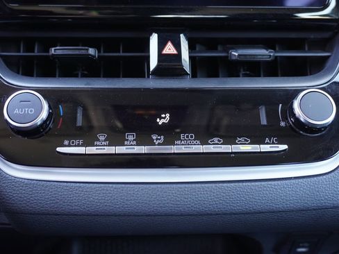 Certified 2025 Toyota Corolla LE image 14