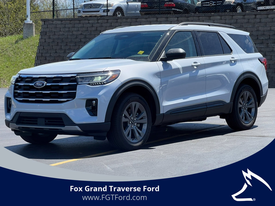 Used 2026 Ford Explorer Active w/ Active Comfort Package AWD/4WD image 1