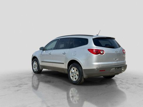 Used 2012 Chevrolet Traverse LS FWD image 4