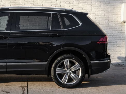 Used 2018 Volkswagen Tiguan SEL Premium image 13