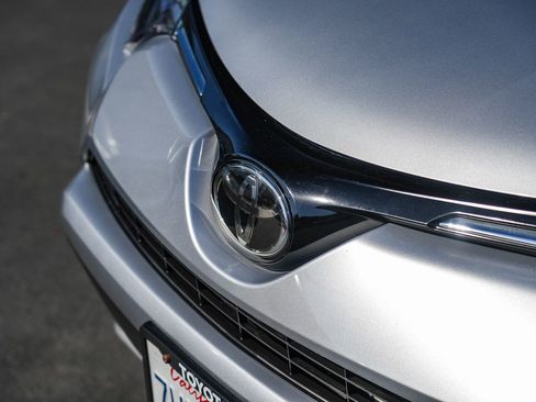 Certified 2017 Toyota RAV4 XLE image 3