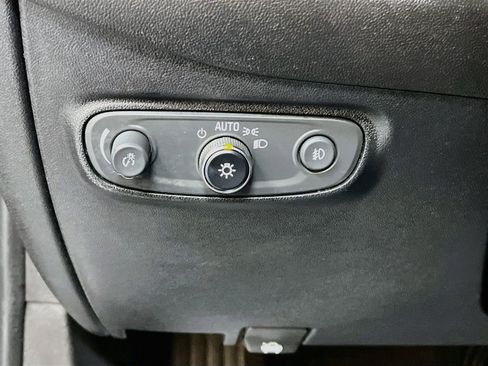 Used 2018 Chevrolet Equinox Premier AWD/4WD image 10