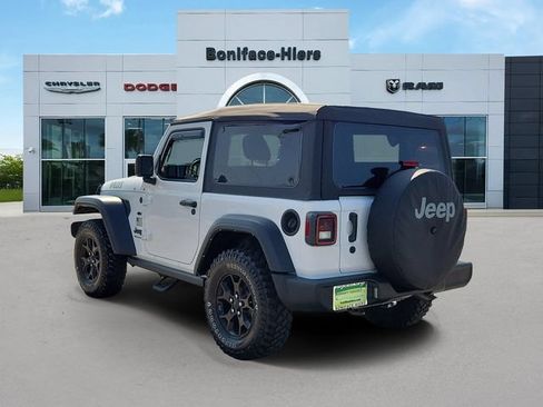 Used 2022 Jeep Wrangler Sport AWD/4WD image 4