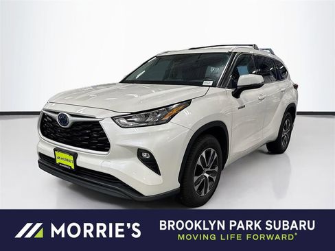 Used 2020 Toyota Highlander XLE image 1