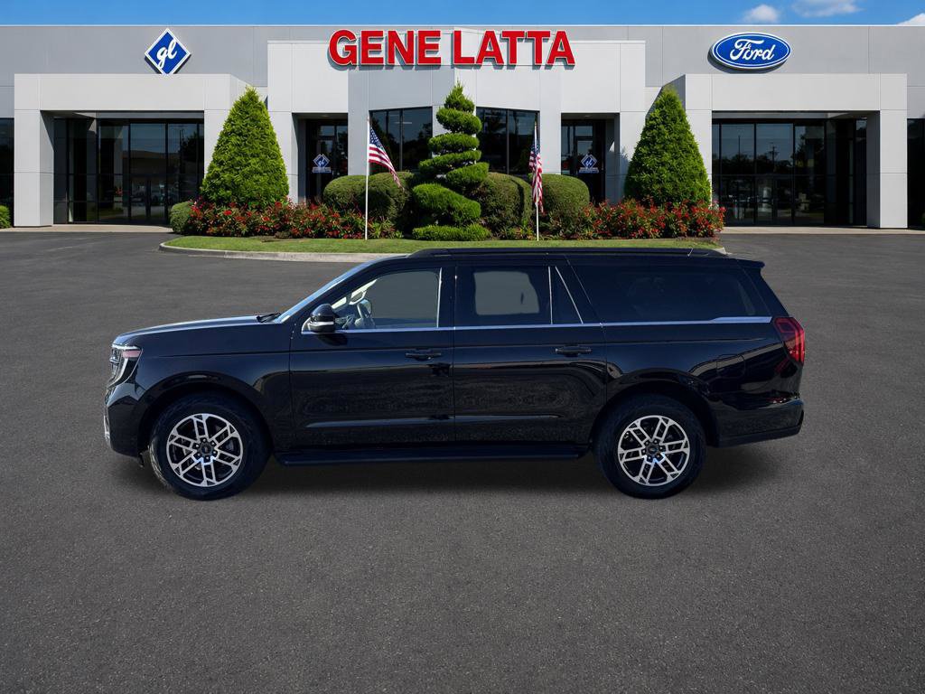 Used 2025 Ford Expedition Max Active AWD/4WD image 3
