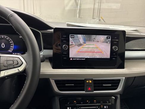 New 2025 Volkswagen Taos SE image 13