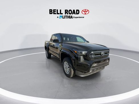 Used 2025 Toyota Tacoma SR5 AWD/4WD image 2