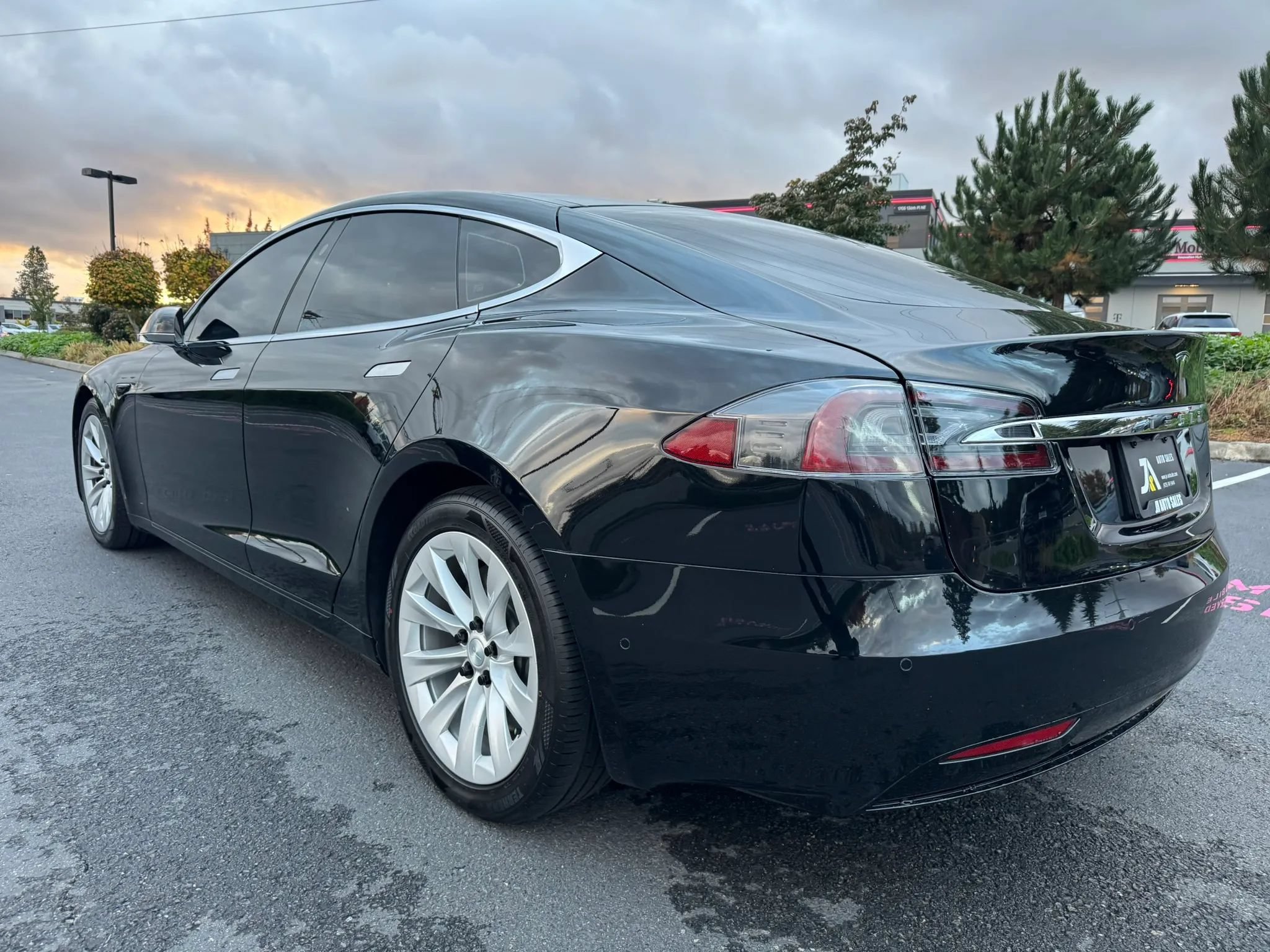 Used 2017 Tesla Model S 75D AWD/4WD image 8