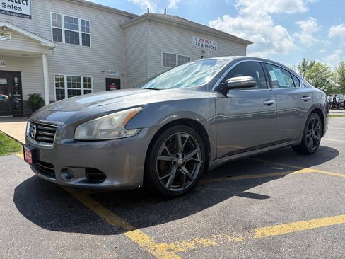Used 2014 Nissan Maxima 3.5 SV w/ Sport Package FWD image 2