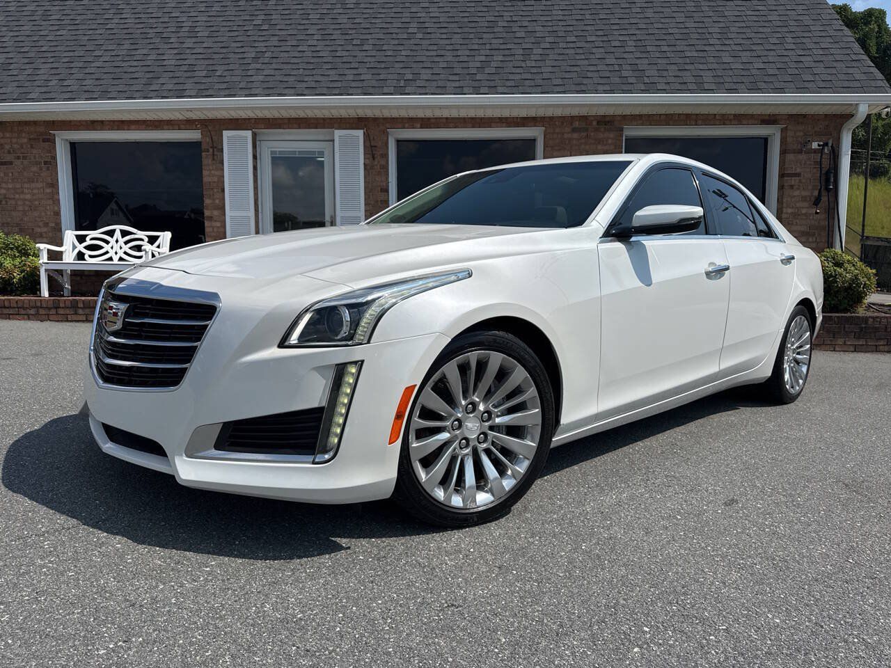 Used 2016 Cadillac CTS Luxury RWD image 3