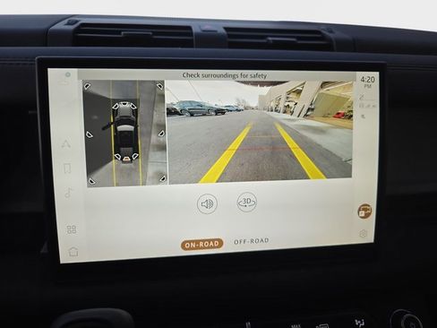 Used 2025 Land Rover Defender 110 S image 22