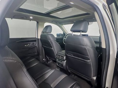 Certified 2025 Honda Pilot Touring image 21