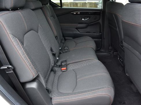 Used 2026 Honda Pilot Sport image 18