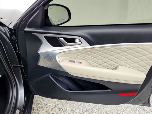 Used 2020 Genesis G70 3.3T w/ Prestige Package image 27