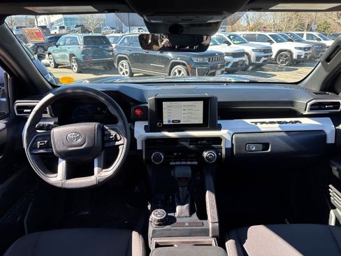 Used 2024 Toyota Tacoma TRD Off-Road image 29