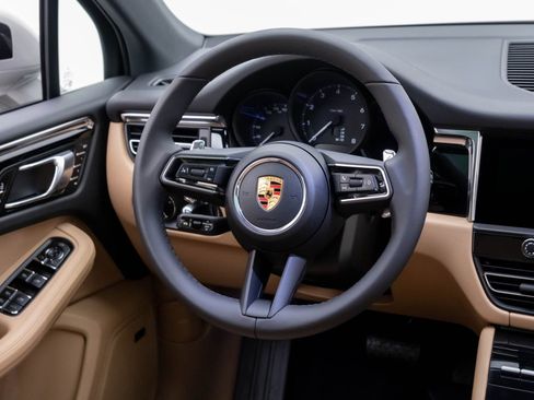 New 2026 Porsche Macan image 12