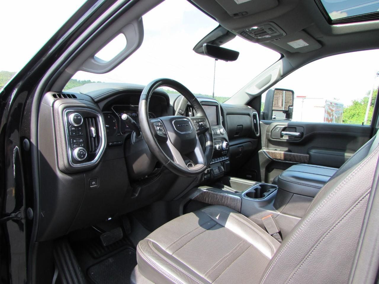 Used 2023 GMC Sierra 3500 Denali w/ Denali Black Diamond Edition AWD/4WD image 13