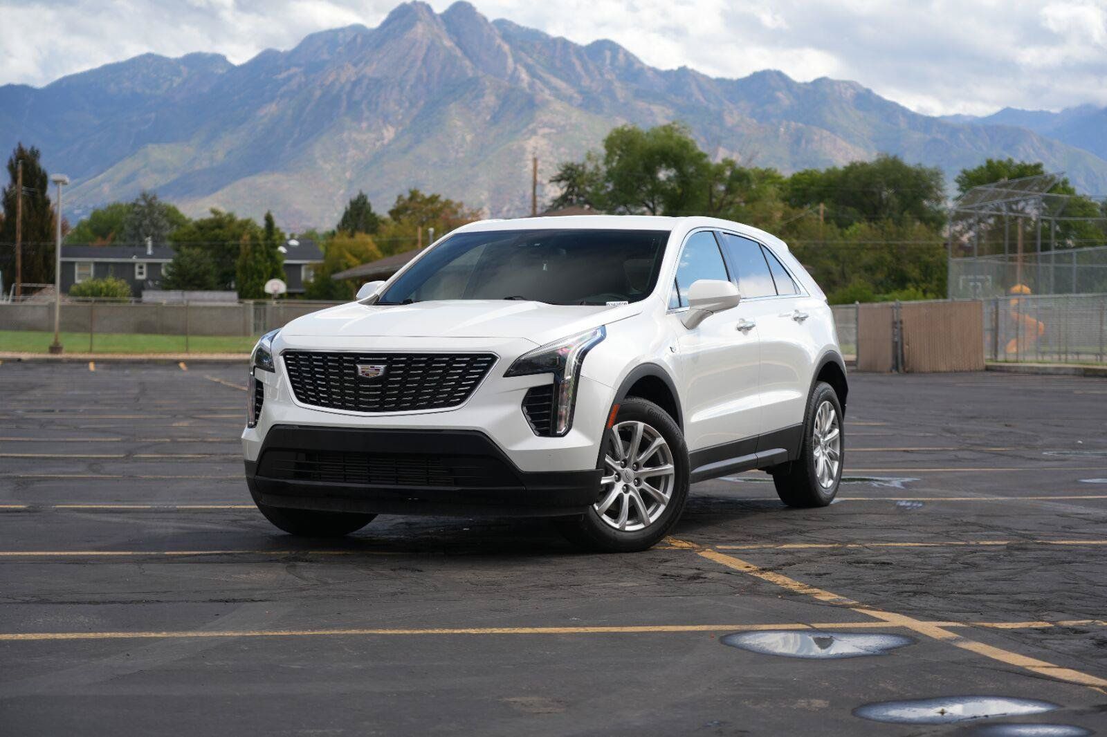 Used 2023 Cadillac XT4 Luxury w/ Driver Awareness Package AWD/4WD image 1
