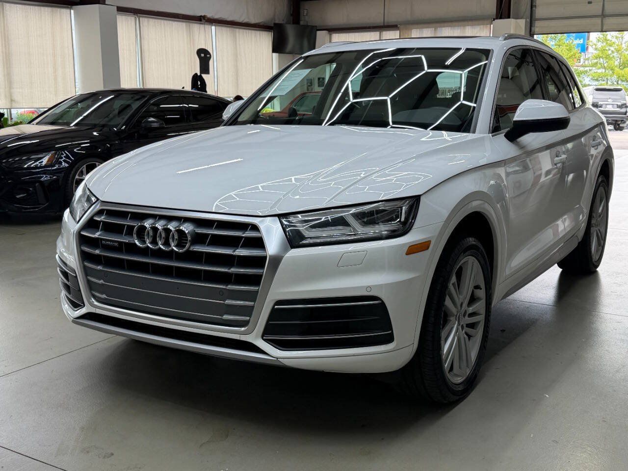 Used 2020 Audi Q5 2.0T Premium Plus w/ Premium Plus Package AWD/4WD image 5
