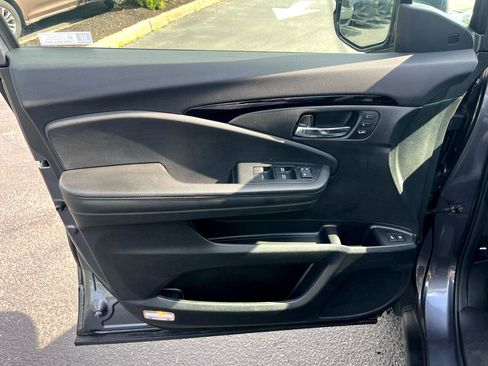 Used 2022 Honda Pilot Elite image 14