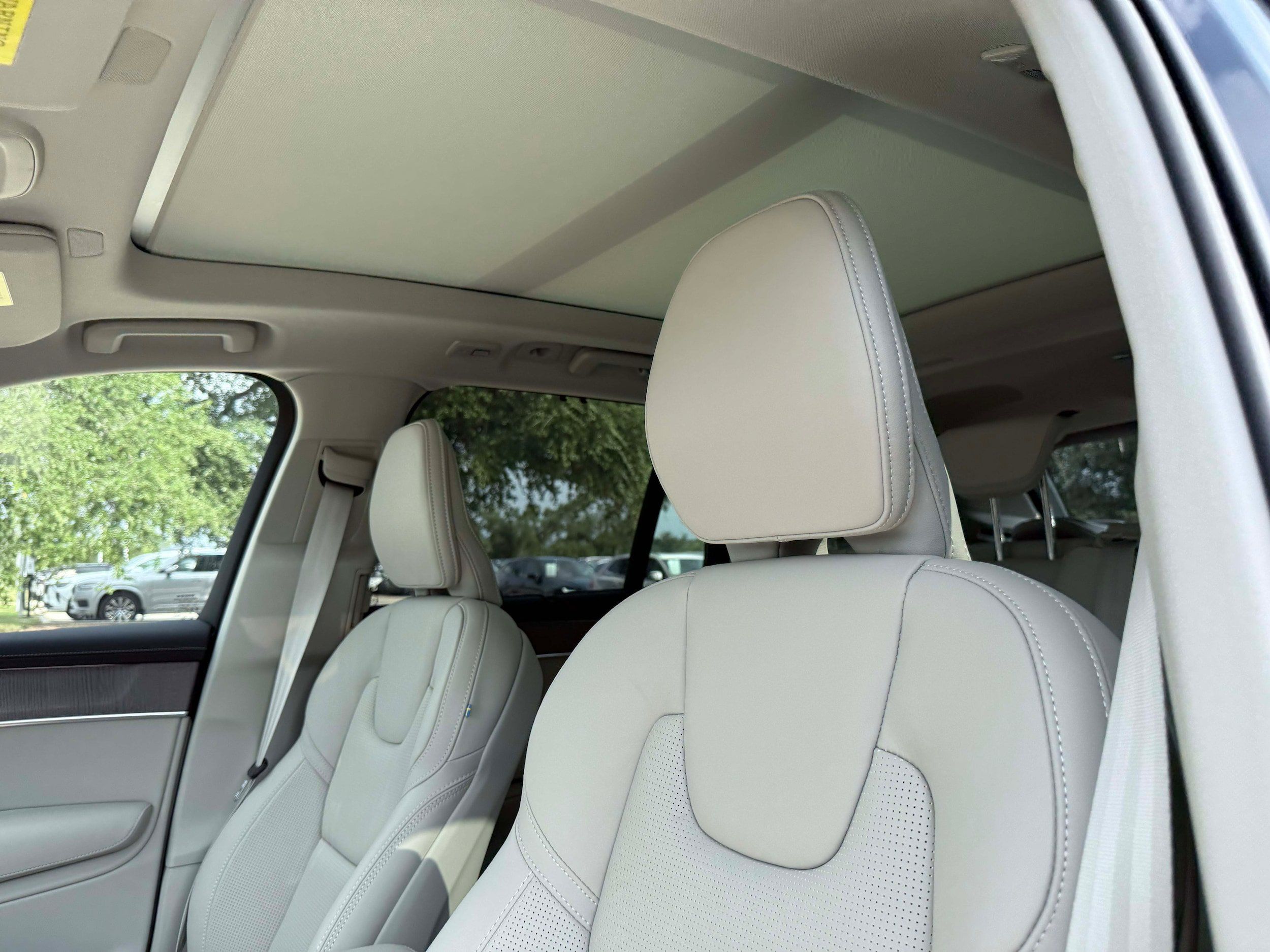 New 2026 Volvo XC90 B6 Ultra w/ Protection Package Premier AWD/4WD image 14