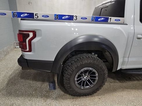 Used 2017 Ford F150 Raptor w/ Equipment Group 802A Luxury AWD/4WD image 31