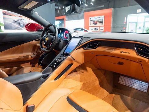 Used 2021 Ferrari Roma image 39