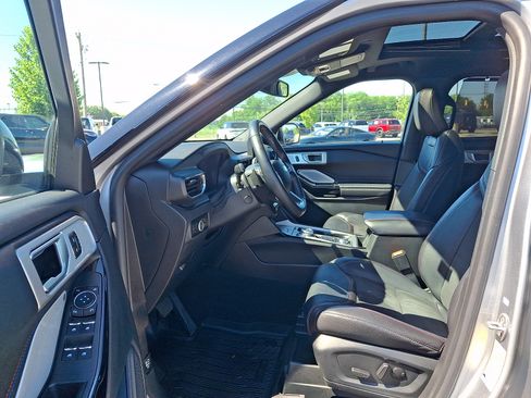 Used 2023 Ford Explorer ST w/ Equipment Group 401A AWD/4WD image 14