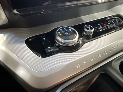 New 2025 Ford Expedition Active image 26