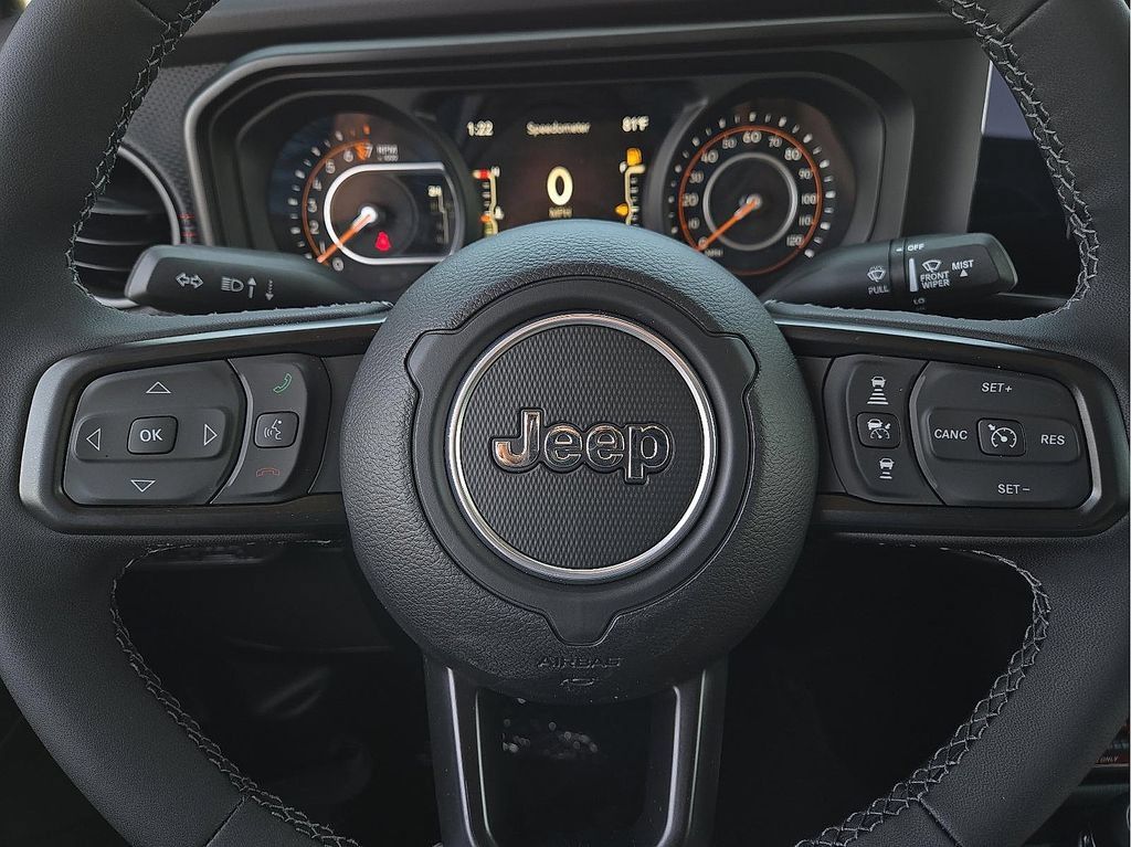 Used 2025 Jeep Gladiator Rubicon AWD/4WD image 37