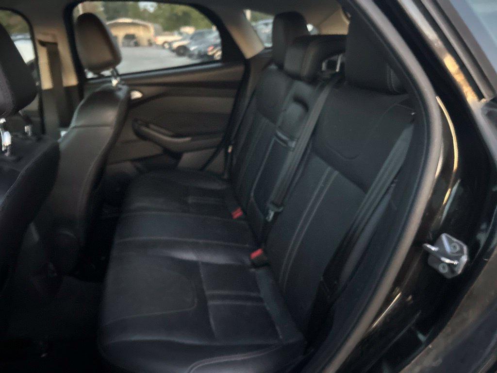 Used 2012 Ford Focus Titanium FWD image 15