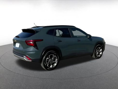 Used 2025 Chevrolet Trax LT image 15