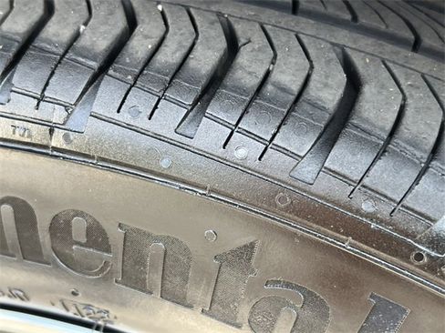 Used 2022 Jeep Compass Limited image 8