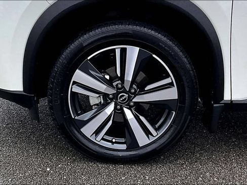 Used 2023 Nissan Rogue SL FWD image 31
