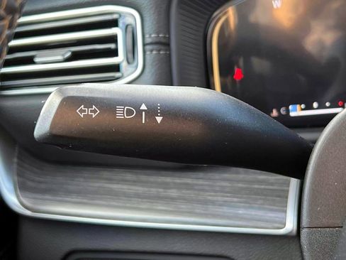 Certified 2024 Jeep Wagoneer Series II image 24