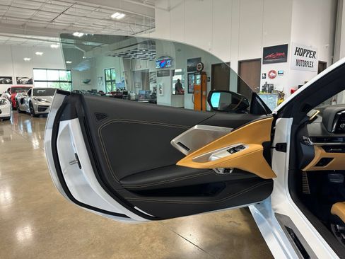 Used 2023 Chevrolet Corvette Stingray Premium Cpe w/ Z51 Performance Package RWD image 11