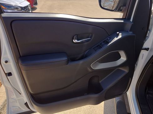 Certified 2025 Nissan Frontier SV w/ SV Convenience Package image 16