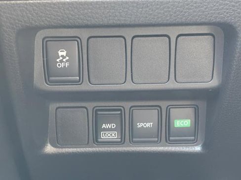 Used 2017 Nissan Rogue S image 22