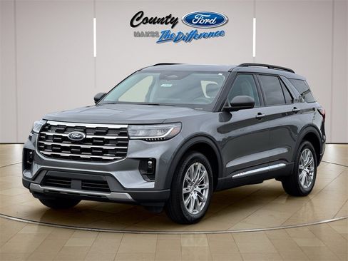New 2025 Ford Explorer Active w/ Active Comfort Package image 2