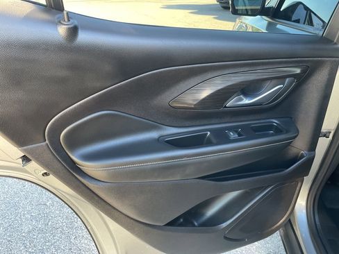 Used 2024 GMC Terrain SLE w/ Elevation Edition image 43