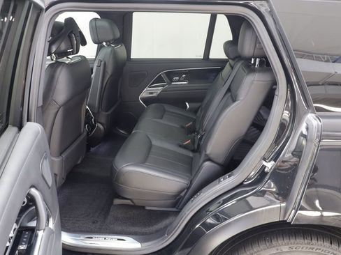 Used 2025 Land Rover Range Rover Long Wheelbase SE AWD/4WD image 15