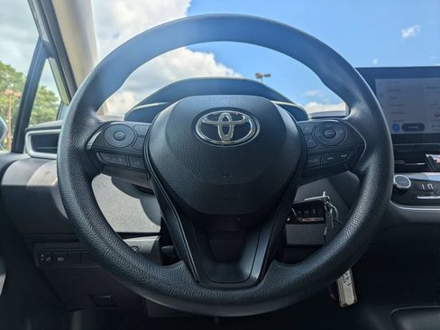 Used 2025 Toyota Corolla LE FWD image 22