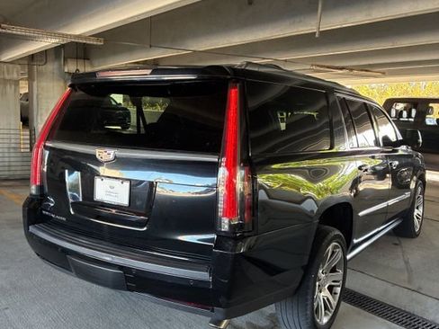 Used 2015 Cadillac Escalade ESV Premium image 5