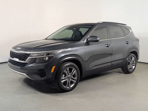 Used 2023 Kia Seltos S FWD image 3