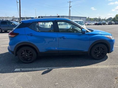 Used 2024 Nissan Kicks SV w/ Interior Electronics Package FWD image 4