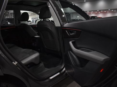 Used 2025 Audi Q8 Premium Plus w/ Premium Plus Package image 30