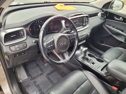Used 2018 Kia Sorento SX image 7