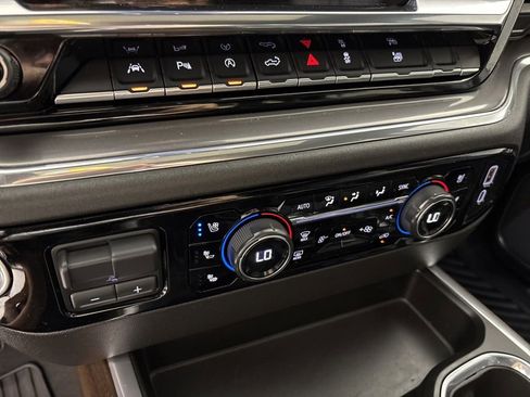Used 2023 Chevrolet Silverado 1500 High Country w/ High Country Premium Package AWD/4WD image 48